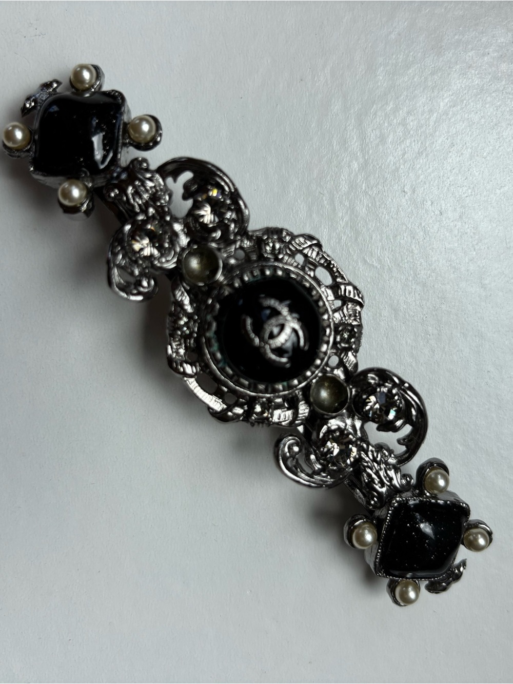 Chanel Black and silver hair pin / clip